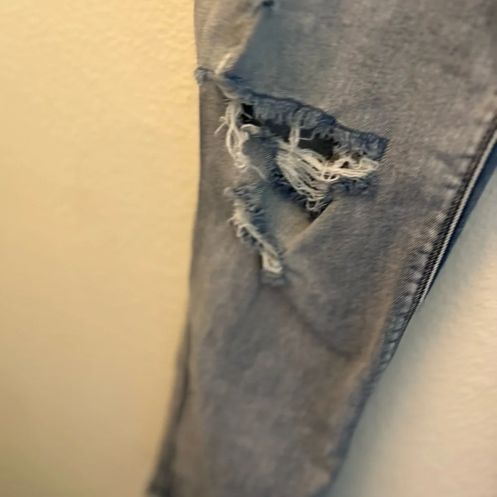Studio Blue Size 30 Super Stretchy Distressed Denim